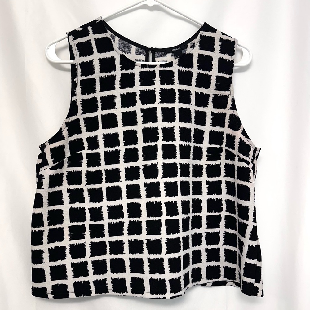 🖤 Forever 21 Black & White Grid Print Sleeveless Peplum Blouse – Size Large